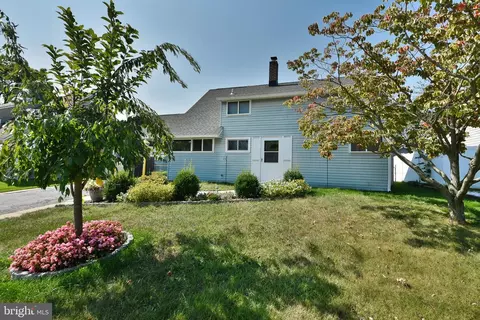 63 Ice Pond Rd, Levittown, PA 19057