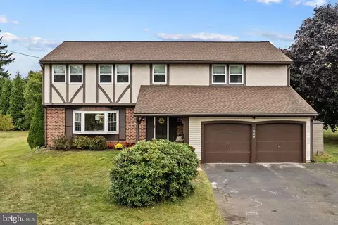 1255 Brennan Dr, Warminster, PA 18974