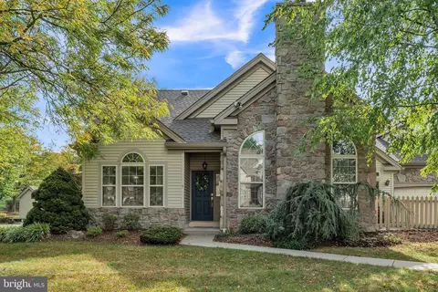 5 Legacy Oaks Dr, Richboro, PA 18954
