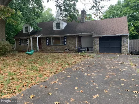 546 Centennial Rd, Warminster, PA 18974