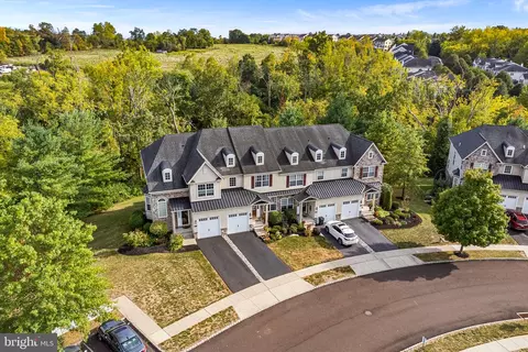 3207 Meadowview Cir, Furlong, PA 18925