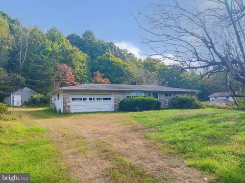 4363 Axe Handle Rd, Quakertown, PA 18951