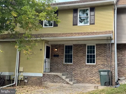 16 Woodbridge Pl, Feasterville Trevose, PA 19053
