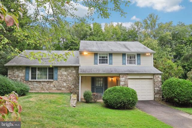 18 Cedarbrook Dr, Southampton, PA 18966