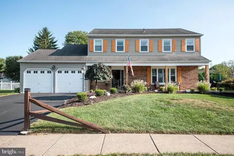 459 Fairman Ln, Langhorne, PA 19047
