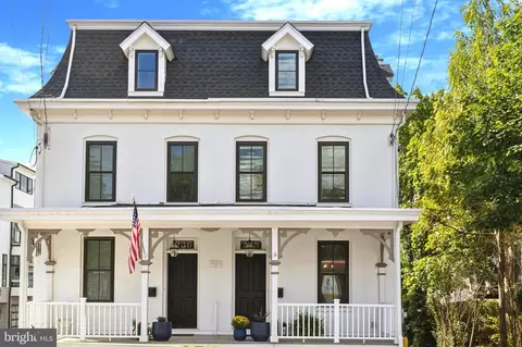 238 N Main St, Doylestown, PA 18901
