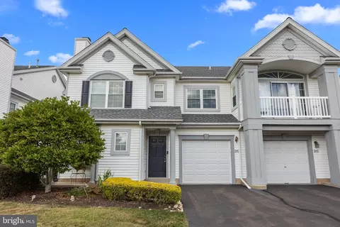 206 Crossroads Dr, Warwick, PA 18974