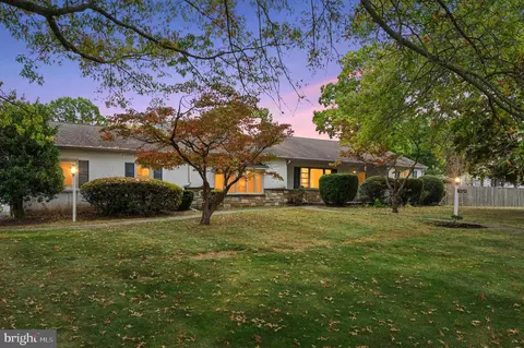 1028 Lavera Rd, Warminster, PA 18974