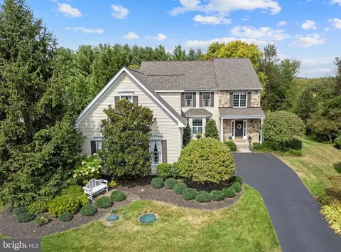 18 Lenape Dr, New Hope, PA 18938