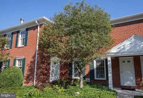 49 Parchment Dr, New Hope, PA 18938