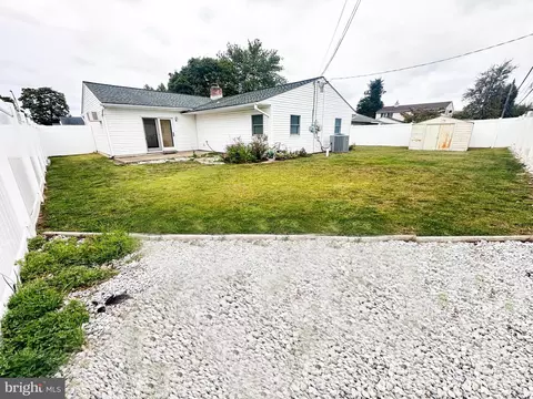 20 Palm Ln, Levittown, PA 19054 photo 15