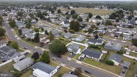 20 Palm Ln, Levittown, PA 19054 photo 3