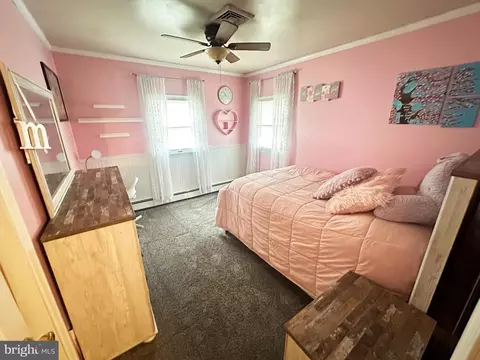 20 Palm Ln, Levittown, PA 19054 photo 9