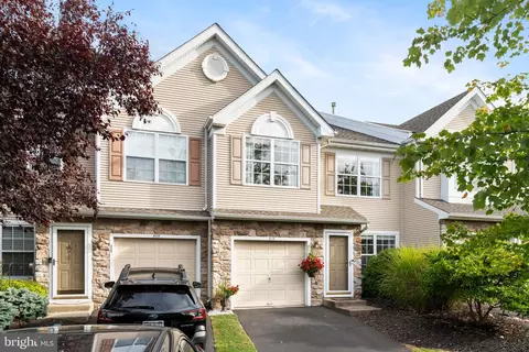 510 Coachwood Ct, Newtown, PA 18940