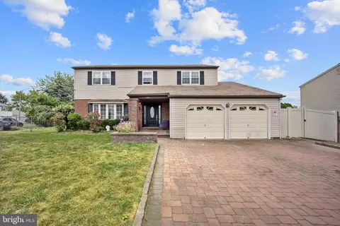 3601 Peach Tree Ln, Bensalem, PA 19020