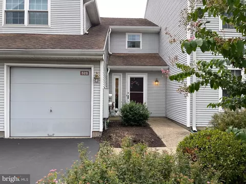 528 Cedar Hollow Dr #67, Yardley, PA 19067