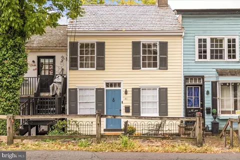41 W Ferry St, New Hope, PA 18938