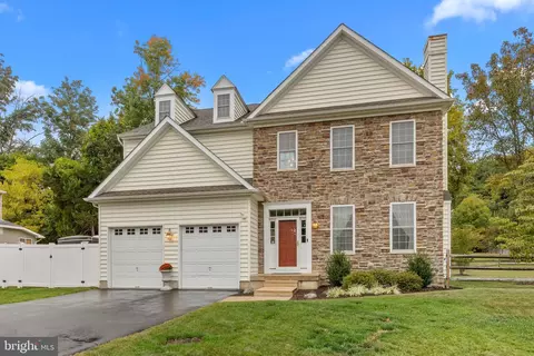 1 Michelle Ct, Langhorne, PA 19047