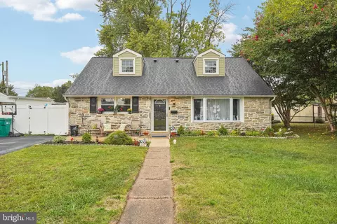 2515 Laurel Dr, Bristol, PA 19007