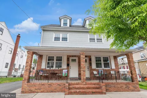 923 Wood St, Bristol, PA 19007