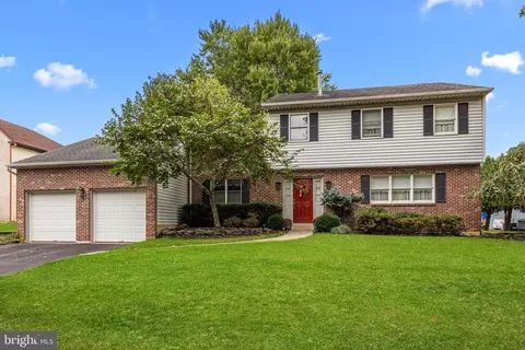 646 Stream Ridge Ln, Feasterville Trevose, PA 19053