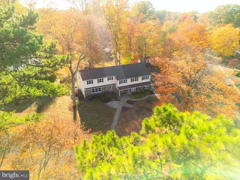 1261 University Dr, Yardley, PA 19067