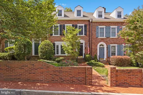 13 Sentinel Rd, Washington Crossing, PA 18977