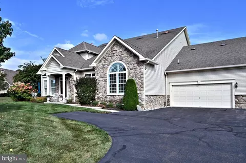 159 Willow Dr, Newtown, PA 18940