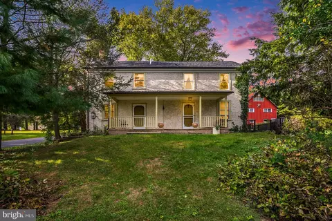 105 Chestnut Ln, Kintnersville, PA 18930