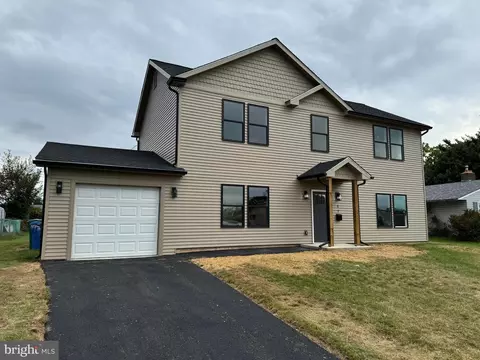17 Fortune Ln, Levittown, PA 19055