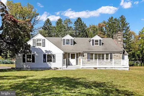 7 Vernon Ln, Yardley, PA 19067
