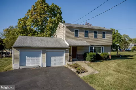 143 Cardinal Rd, Chalfont, PA 18914