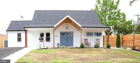 54 Quarry Rd, Levittown, PA 19057