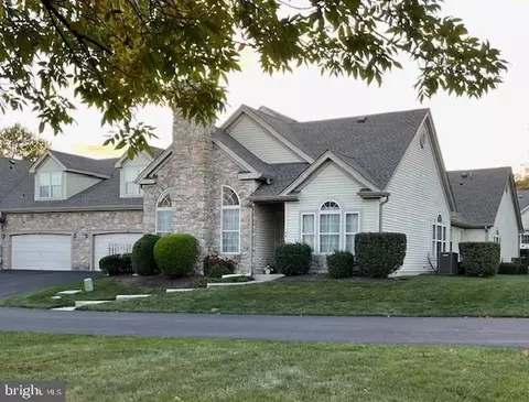 49 Legacy Oaks Dr, Richboro, PA 18954