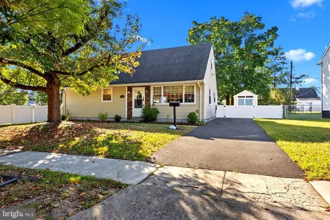 1406 Dolores Ln, Croydon, PA 19021
