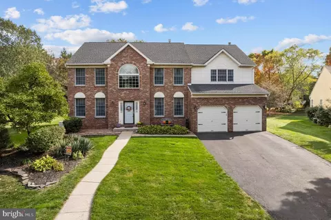 286 Fox Hound Dr, Doylestown, PA 18901