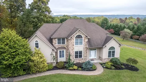 2271 High Meadow Rd, Coopersburg, PA 18036