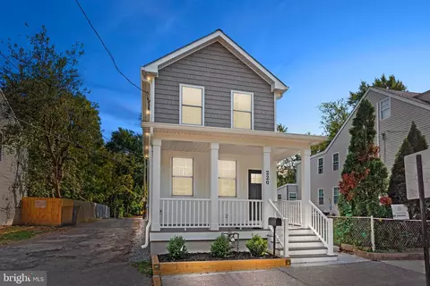 220 Buckley St, Bristol, PA 19007