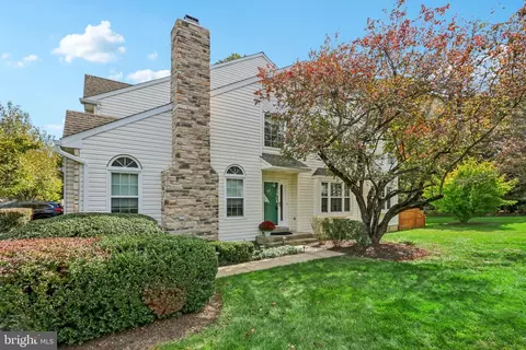 529 Aspen Woods Dr #106, Yardley, PA 19067