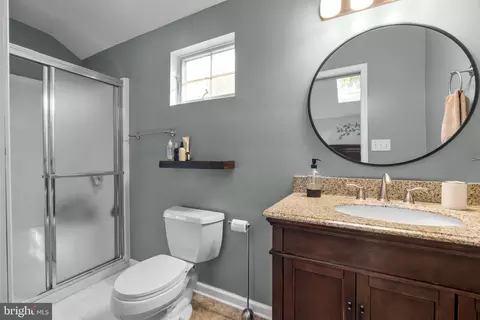 Bath - 1802 Wrightfield Rd, Yardley, PA 19067 photo 2 of 3