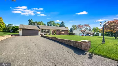 161 Valley Rd, Warminster, PA 18974 photo 2