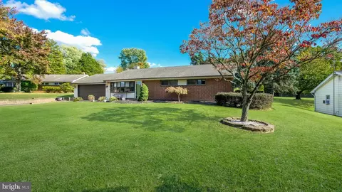 161 Valley Rd, Warminster, PA 18974 photo 3