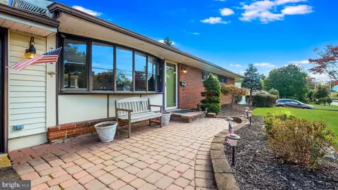 161 Valley Rd, Warminster, PA 18974 photo 5