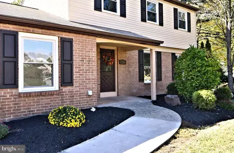 2540 Pierce Ct, Warrington, PA 18976