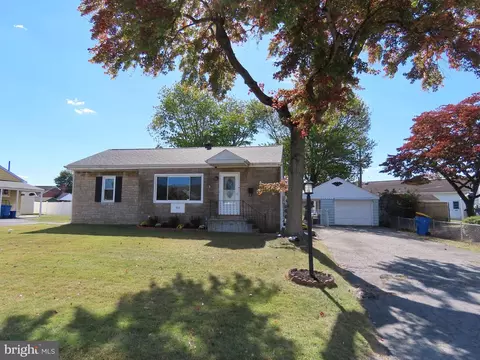 915 Bayard St, Bristol, PA 19007