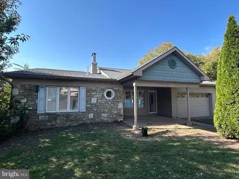 152 Fairhill Dr, Churchville, PA 18966