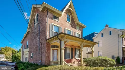 285 N Main St, Doylestown, PA 18901