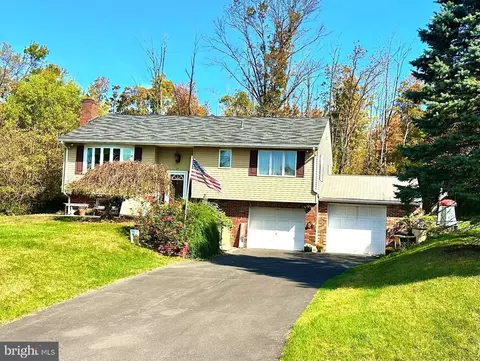 75 Laurie Hill Rd, Ottsville, PA 18942
