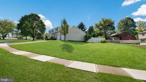 1384 Devon Rd, Warminster, PA 18974 photo 4