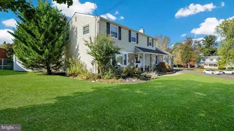 1384 Devon Rd, Warminster, PA 18974 photo 3